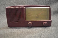 Vintage 1950&rsquo;s General Electric GE Model 400 Vacuum Tube AM Radio Powers Up