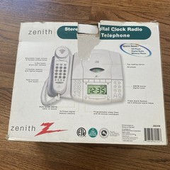 Vintage Zenith Z824W Phone Alarm Clock AM/FM Radio CD Player