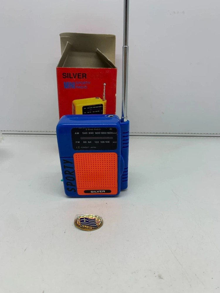 Vintage Silver Brand MINI Sporty 2 Band Radio AM/FM Blue &rsquo;80s RARE UNUSED