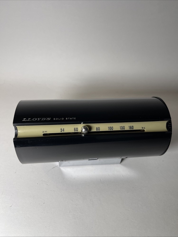 Lloyd’s Solid State Radio Model 8K37 (TESTED WORKS)
