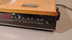 TOSHIBA Alarm Clock Radio *Vintage* Wood Grain 1980&rsquo;s / Model RC-7180F