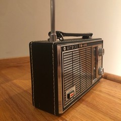Hitachi FM-AM 9 Transistor Radio KH-970H w/ OEM Earpiece & Manual ~ WORKING VTG