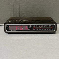 Vintage GE Digital Clock Radio 1980’s