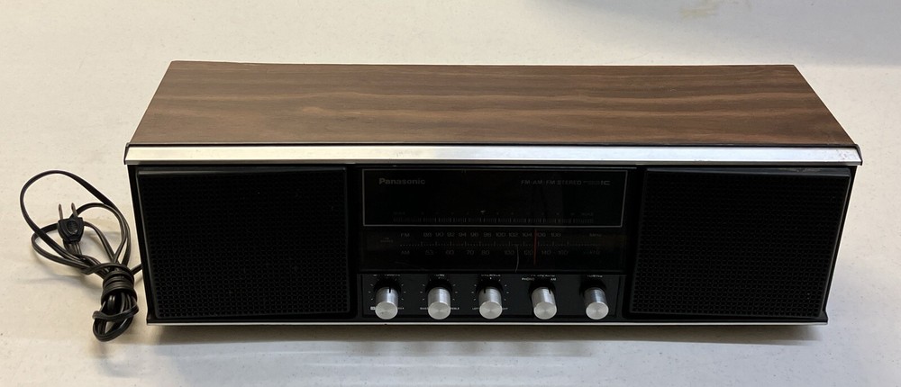 Panasonic AM/FM Table Radio Stereo Model RE-7345 for Parts or Repair