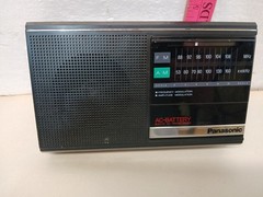 Vintage Panasonic RF-542 AM/FM Portable Radio AC Battery Working Singapore