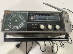 Vintage RCA Solid State AM/FM/Air/Police Radio, RZM192E; for parts only