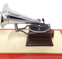 1D679 Victor Nipper Dog Transistor Radio Antique 6H-133 Newpawn