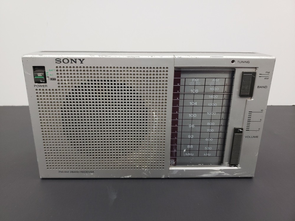 Sony ICF-710W Radio- Silver- Vinatge