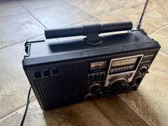 Panasonic RF-2200 8 Band Shortwave Radio AM FM Vintage Tested Fully Working