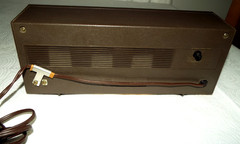VINTAGE MAGNAVOX AM/FM TRANSISTOR RADIO BEDSIDE ALARM CLOCK MODEL 2FM018 READ!!!