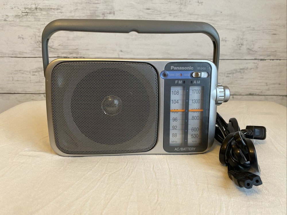 Vintage Panasonic AM-FM Radio RF-2400 – WORKS! Excellent Condition