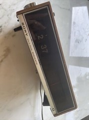 Vintage Sony Brown Wired FM – AM Solid State Digimatic Alarm Flip Clock Radio