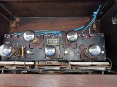 Vintage Magnavox Model 5 Radio – Nice Shape – WORKS