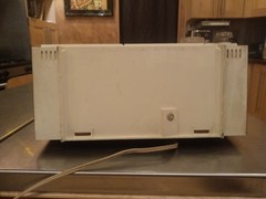 General Electric Dual SpeakerT-142A Vinatge Radio