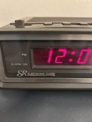 Sears Model 564.23152350 AM FM Electronic Clock Radio Alarm 1983 Works Fine