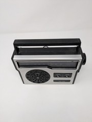 Vintage 1970&rsquo;s Sharp FX-210U Solid State Portable AM FM Radio AC Plug or Battery