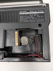 Vintage 1970&rsquo;s Sharp FX-210U Solid State Portable AM FM Radio AC Plug or Battery