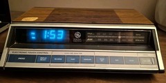 GE General Electric 7-4662A Electronic Touch Control Alarm Clock Radio Blue