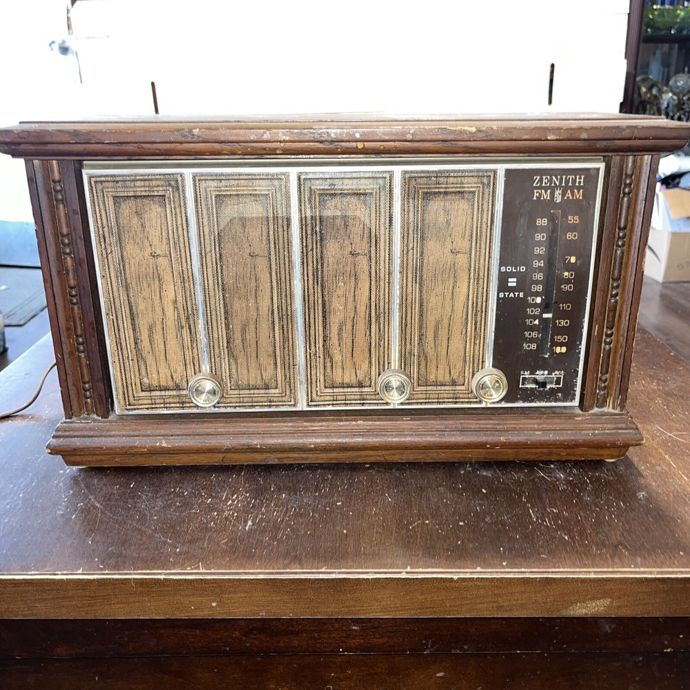 Vintage ZENITH Z430 Solid State chasis 9ZTI5 AM/FM Radio Tested !