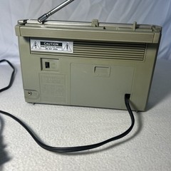 VINTAGE SANYO RP 5230 PORTABLE AM/FM RADIO 2 BAND- Works!!!