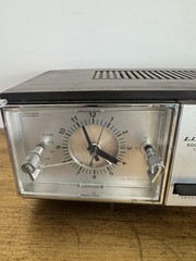 W•Lloyds Brown Silver Wired Solid State 2 Speaker Alarm Clock AM Radio Tested