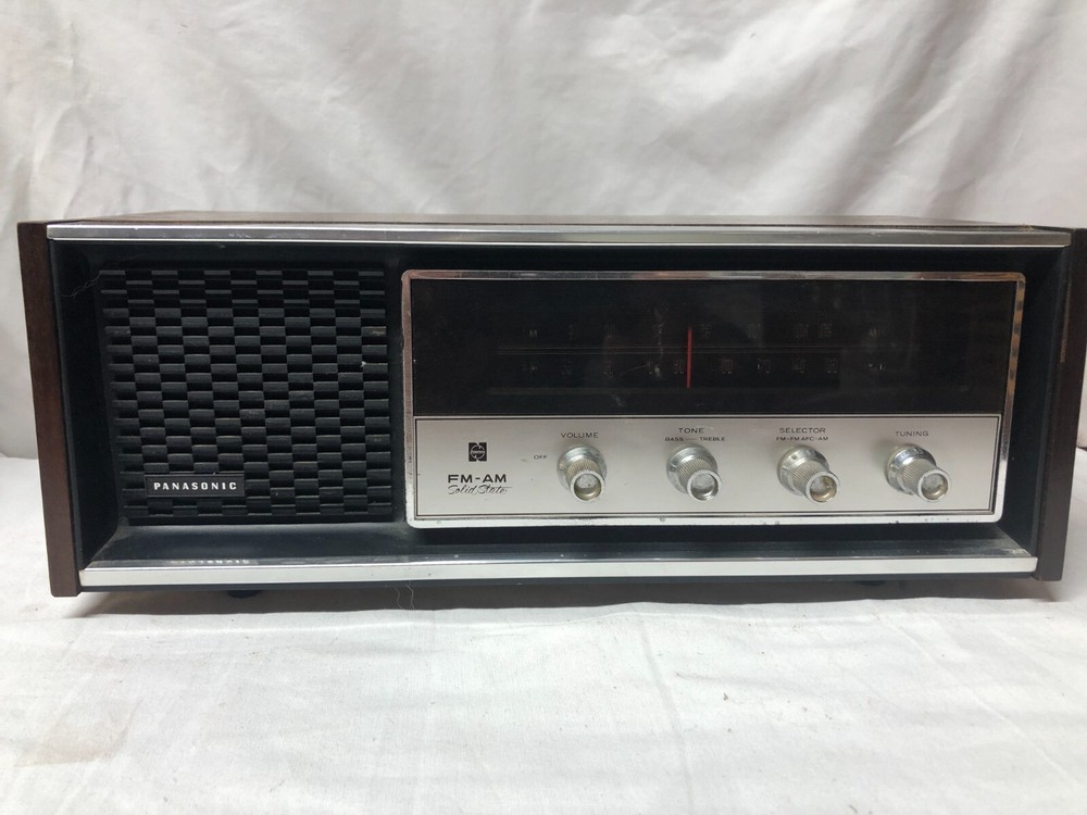 Panasonic RE-7369 Vintage FM-AM 2-Band Radio Solid State 1970s Wood Case Radio