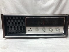 Panasonic RE-7369 Vintage FM-AM 2-Band Radio Solid State 1970s Wood Case Radio