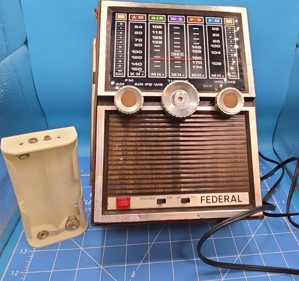 Vintage Federal Multi-Band Portable Radio AM/FM Air Weather Bands Earphone Jack