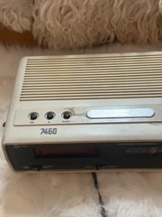 Philips 7460 vintage am fm portable radio clock alarm