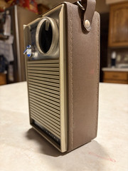 Vintage Midland International Portable AM Radio Model 10-318, Working