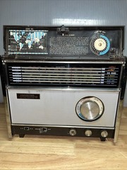 Vintage Soundesign Six Band Radio Model 2660B – Works But No Antenna