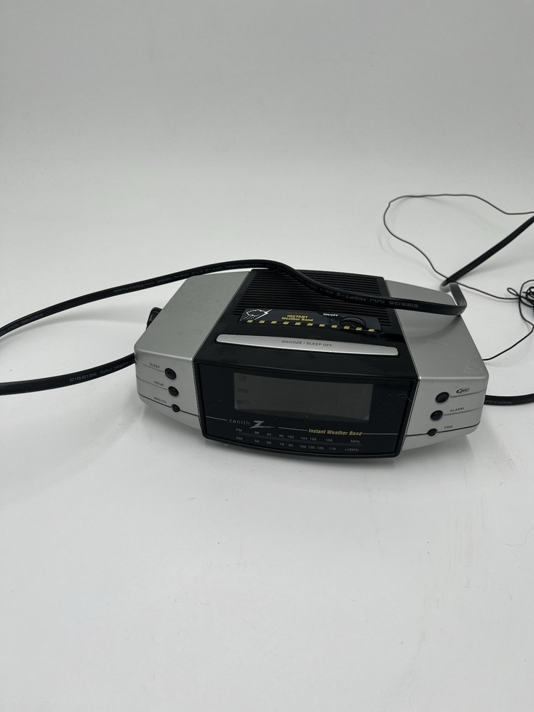 Vintage Zenith Instant Weather Alert Clock Radio AM/FM Alarm Digital NOAA Z139S