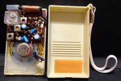 Vintage 1977 EMERSON AM Pocket Radio P3300 Off White W/ Box & Instructions Works