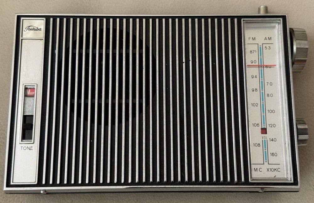 Toshiba FM-AM 2 Band Radio Receiver 10M-890F 1966?? Rare Vintage Tested Working