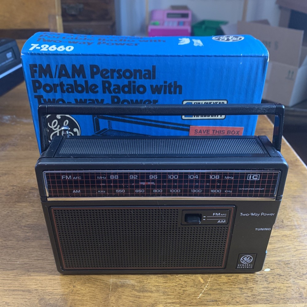 GE FM/AM Personal Portable Radio with Two-Way Power 7-2660 Headset Capable