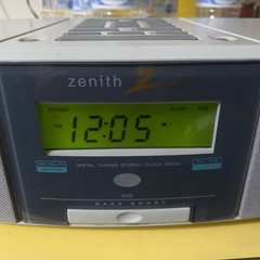 Zenith Z212G AM/FM Stereo/TV Digital Tuning Clock Radio Stereo Wide Tested Works