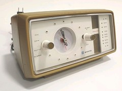 Vintage Green Sanyo Model 6CA-T20 Alarm Clock / Working Condition/ Rare Color
