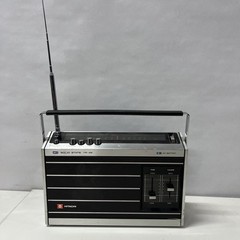 Hitachi KH-1038~ Solid State FM-AM Ac/Dc All Transistor Radio ~ Tested