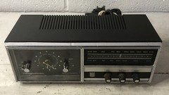 Vintage Retro Magnavox Solid State Clock Radio Model FM16 2FMQ16 Black Works!