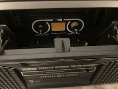 General Electric 3-5251A AM/FM Cassette Boombox – Works Great Read