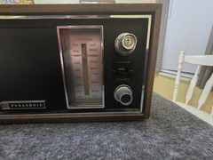Vintage Panasonic RC-7247 Tabletop AM/FM Solid State Radio in Wooden Case Works