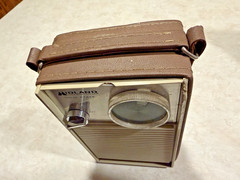 Vintage Midland International Portable AM Radio Model 10-318, Working
