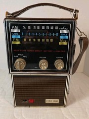 Vintage Retro AM-FM-AFC Solid State Super Circuit Battery Electric P1