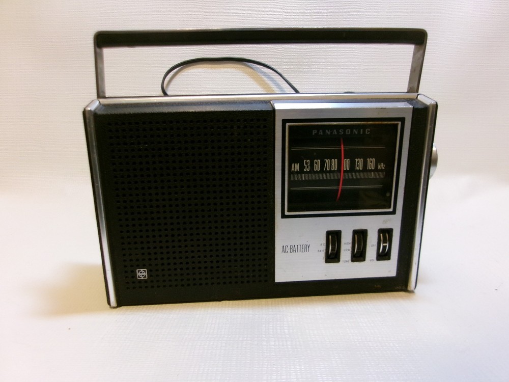 Panasonic R-1551 AM Superhet Radio, Matsushita, 70s Used