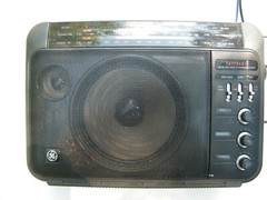 Vintage GE Superadio III Long Range High Performance AM/FM Super Radio 7-2887A
