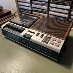 Vintage General Electric MODEL NO. 7-4956 Clock Radio AM/FM (64 Tapes Included)