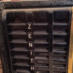 Zenith Trans-Oceanic Vintage Portable Radio in Black Carry Case