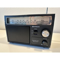 VINTAGE *PRISTINE* 1970&rsquo;s Hitachi Model KH-435H AM/FM Portable Transistor Radio