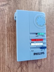 Philips D 1906 mini AM/FM design radio
