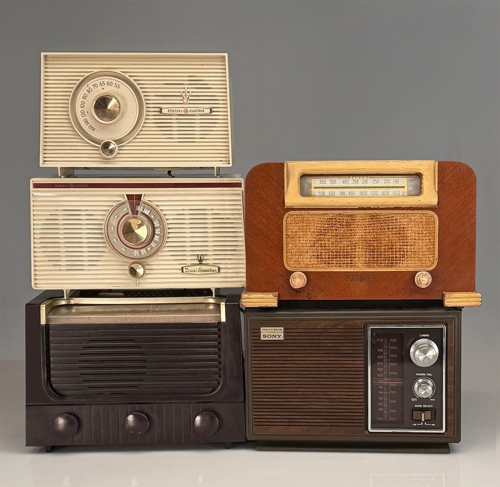 5 VERY COOL VINTAGE TABLE RADIOS